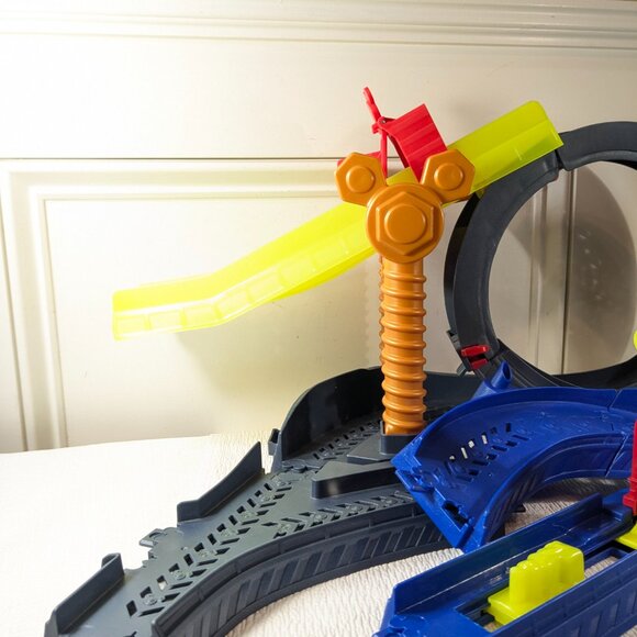 Disney Mickey Mouse Roadster Racers Super Charged Race Track Drop & Loop READ - Picture 2 of 10